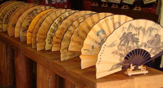 Discover the Beauty and Tradition of the Chinese Fan | ChineseFancom