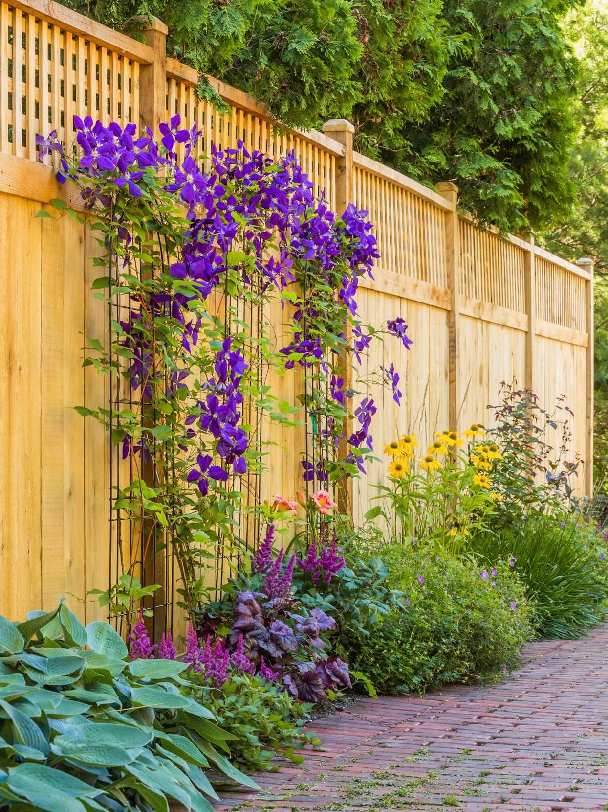 Choosing the Right Fence Planters