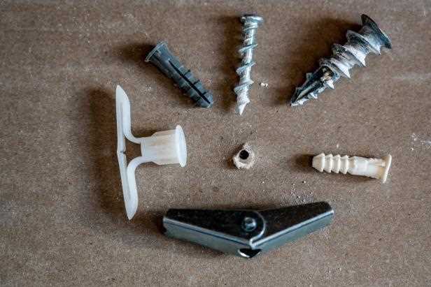 Everything you need to know about plaster wall anchors | Your ultimate guide