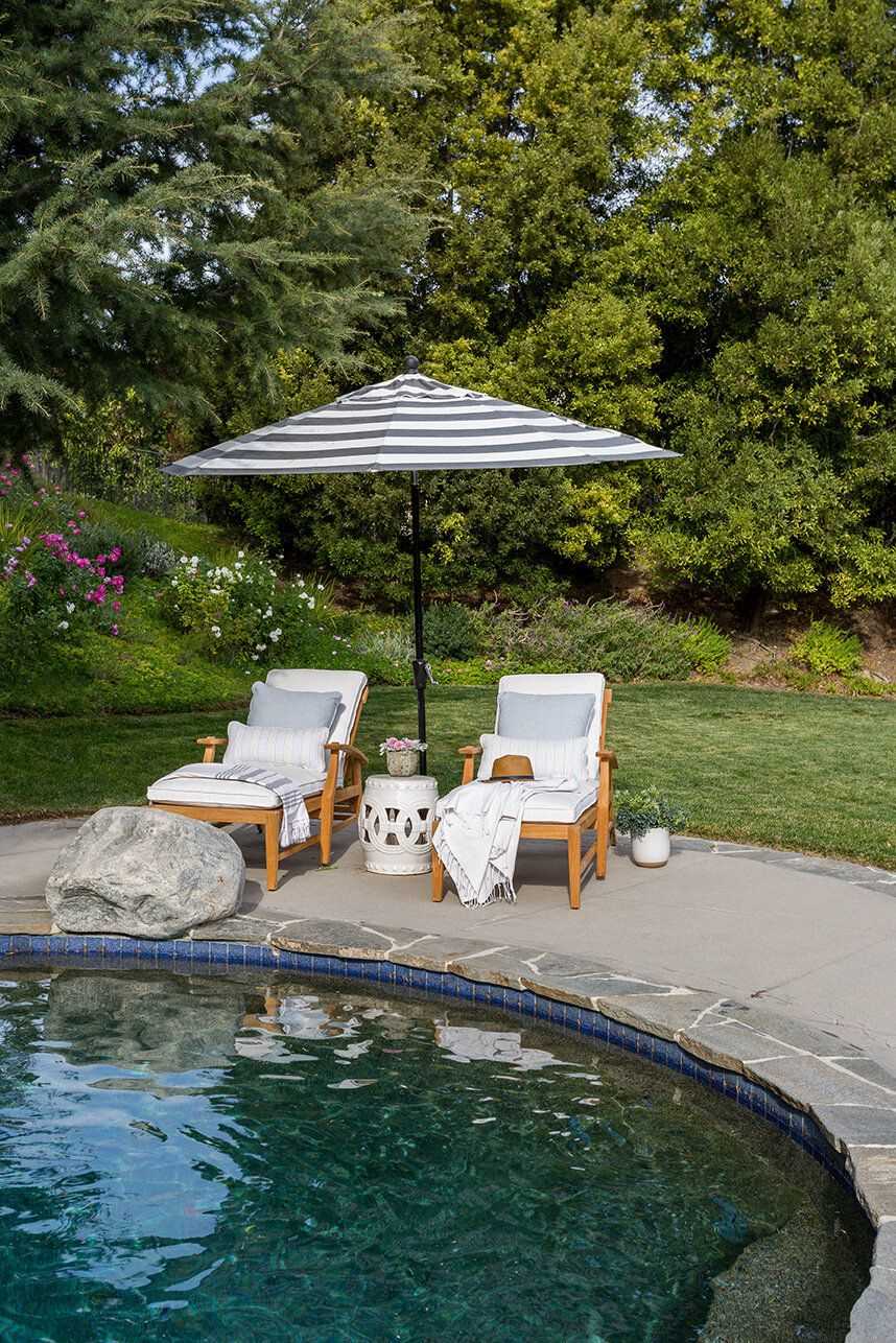 Why Pool Decor Matters