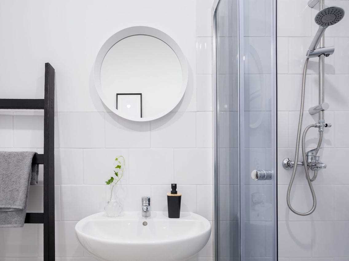 10 Small Bathroom Shower Ideas to Maximize Your Space
