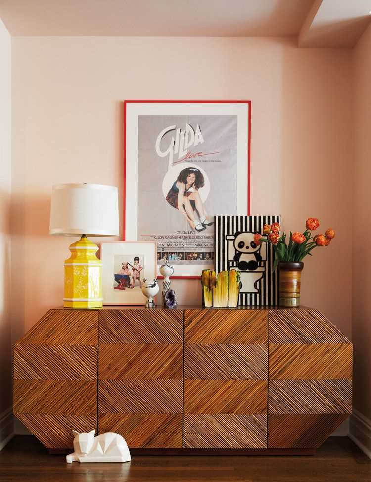 Size and shape of the table